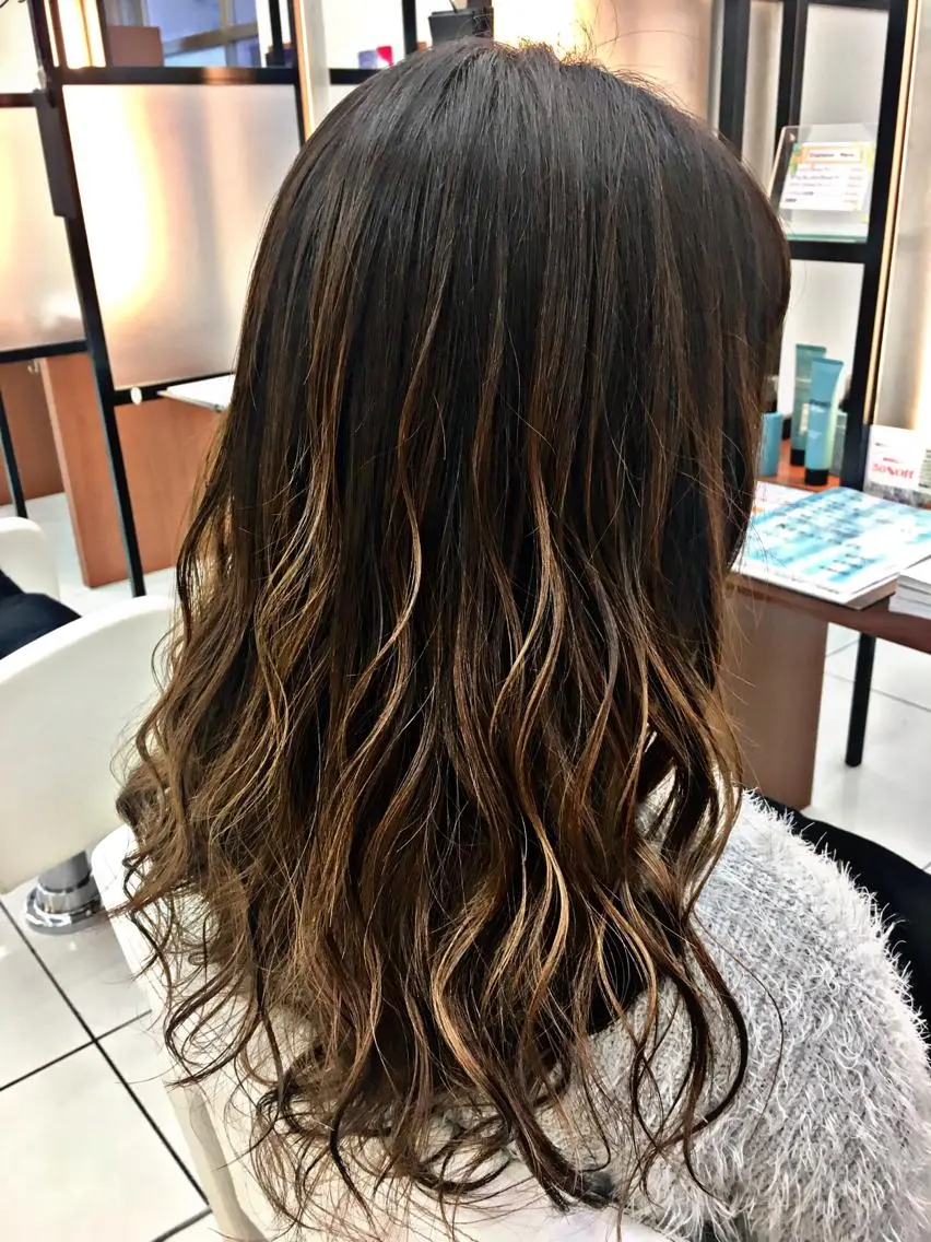 カラー バレイヤージュ イルミナカラー 外国人風カラー カット ヘアカラー ブリーチ/バレイヤ ージュ川端裕司のヘアスタイル
