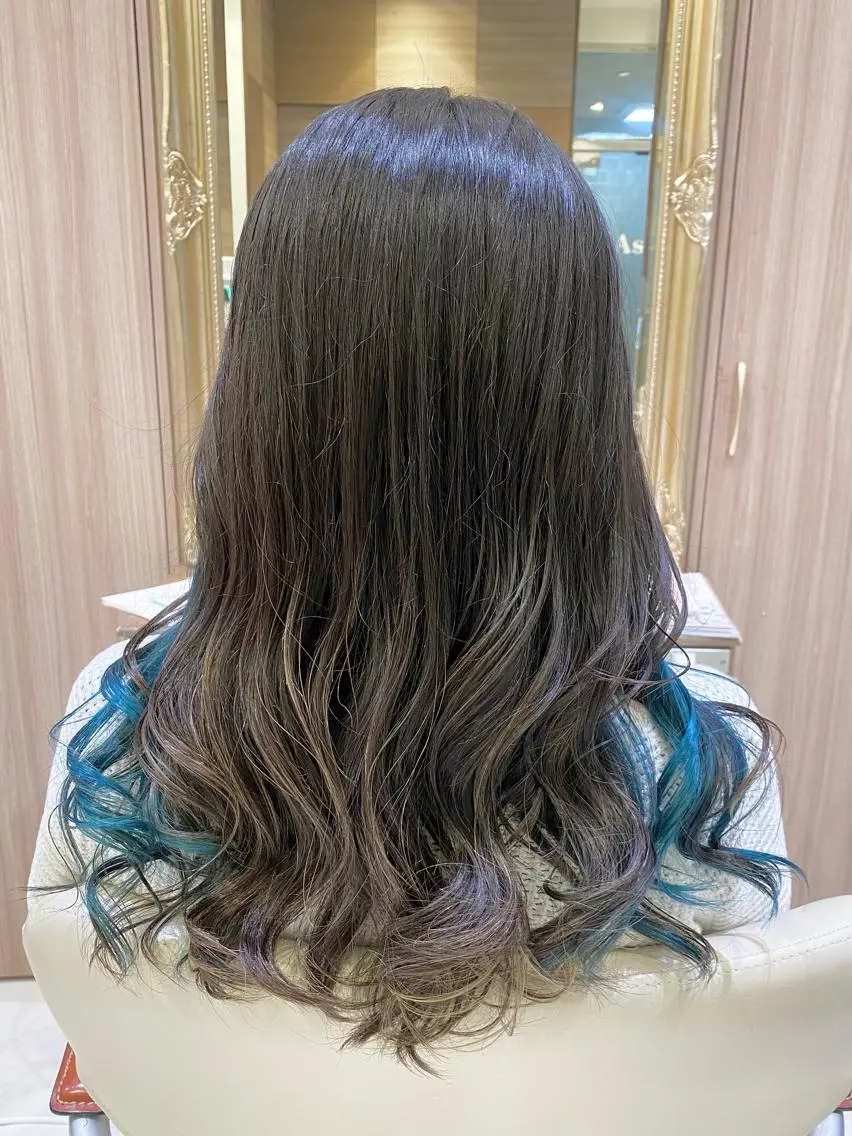ロング カラー 古川 琴美のヘアスタイル