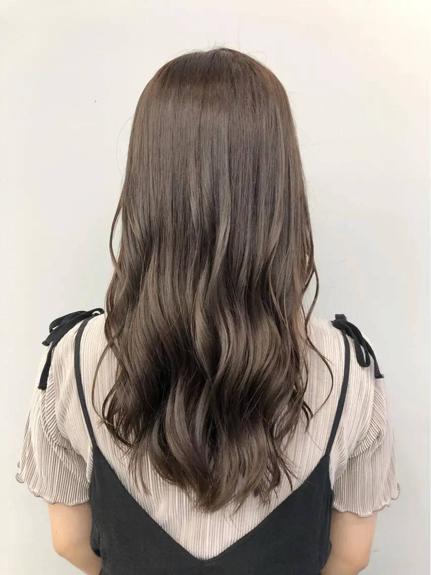 セミロング カラー アッシュ ベージュカラー 代表 YUKI ☆のヘアスタイル