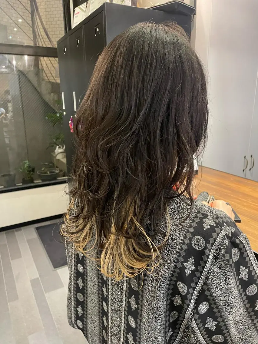 セミロング ウルフカット カット やまぎし ひろきのヘアスタイル