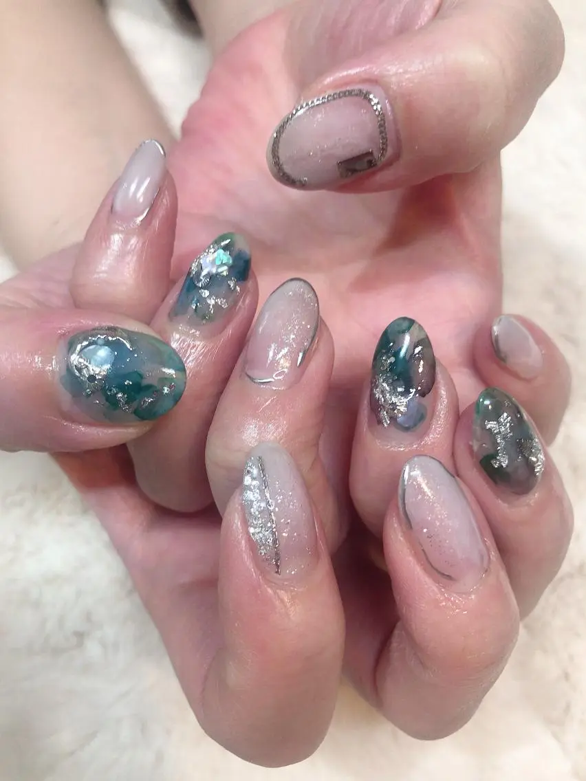 ネイル ニュアンスネイル YAS 青柳 安代のネイルデザイン