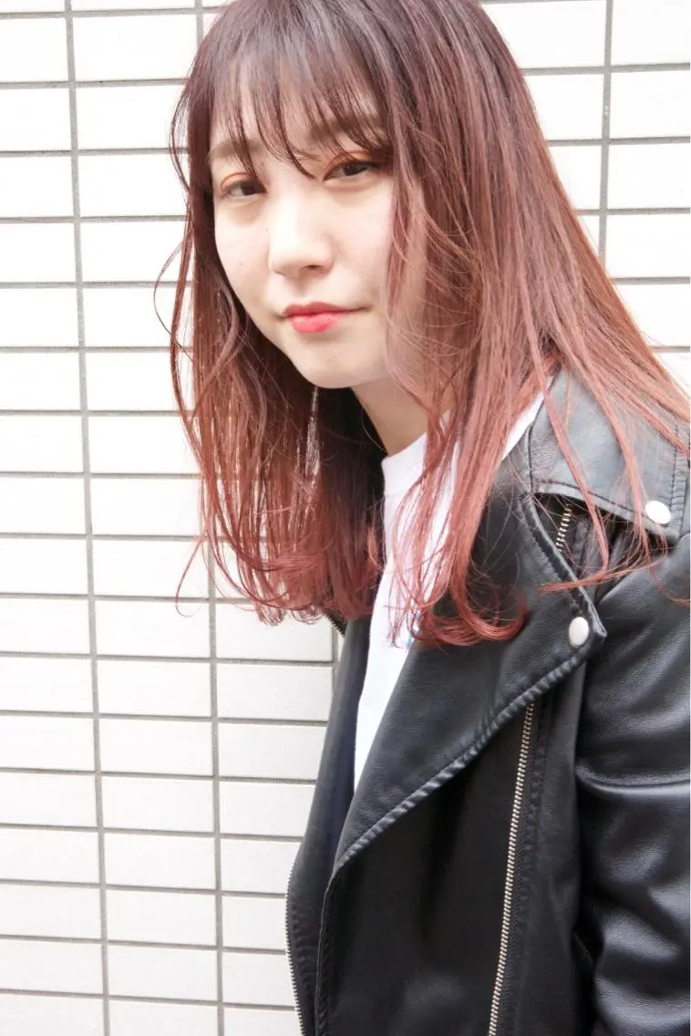 セミロング カラー fio マナミのヘアスタイル
