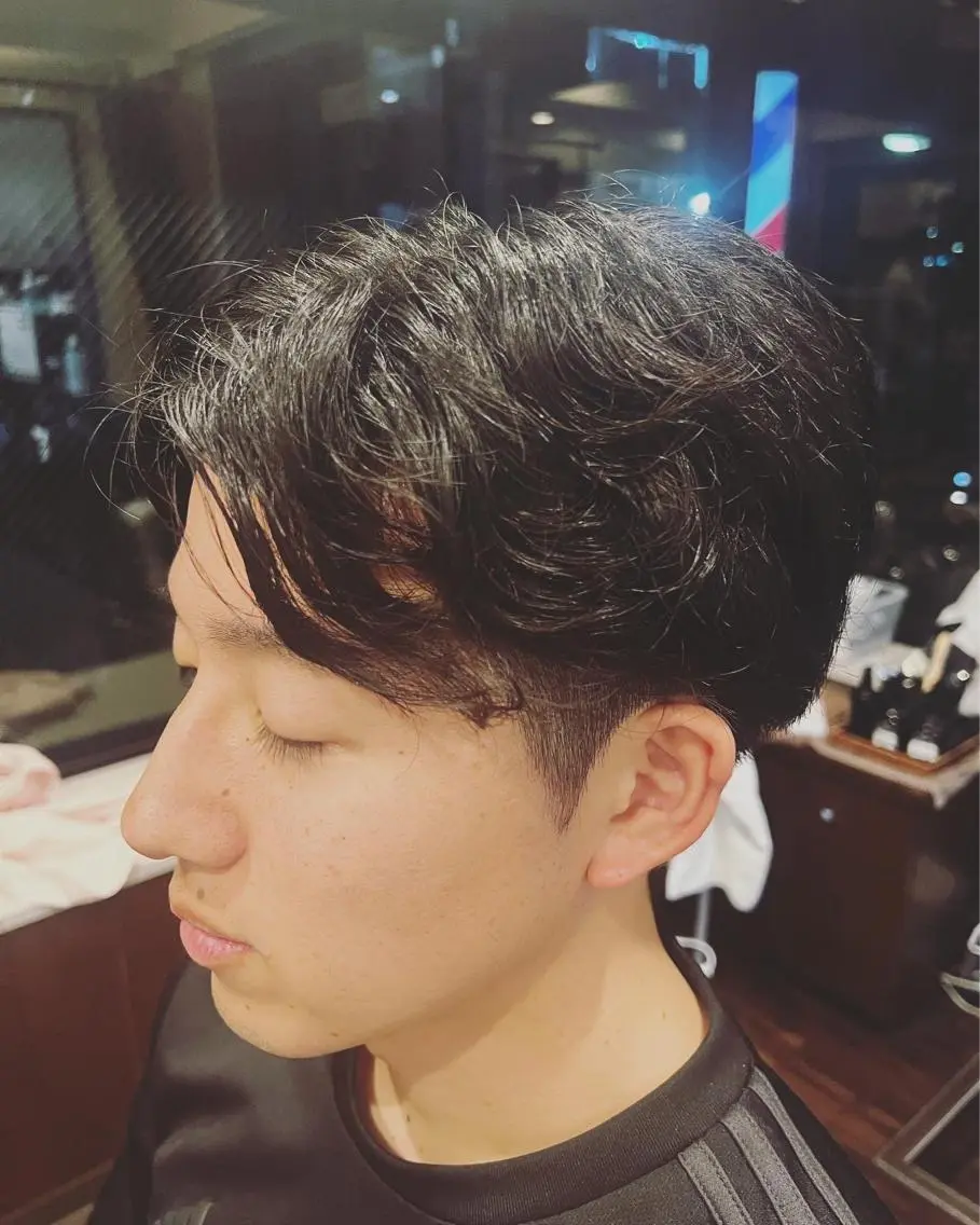 ショート パーマ メンズ センターパート マッシュ メンズパーマ ツーブロック 銀座バルビエグラン 角田雅樹（夜限定）のヘアスタイル