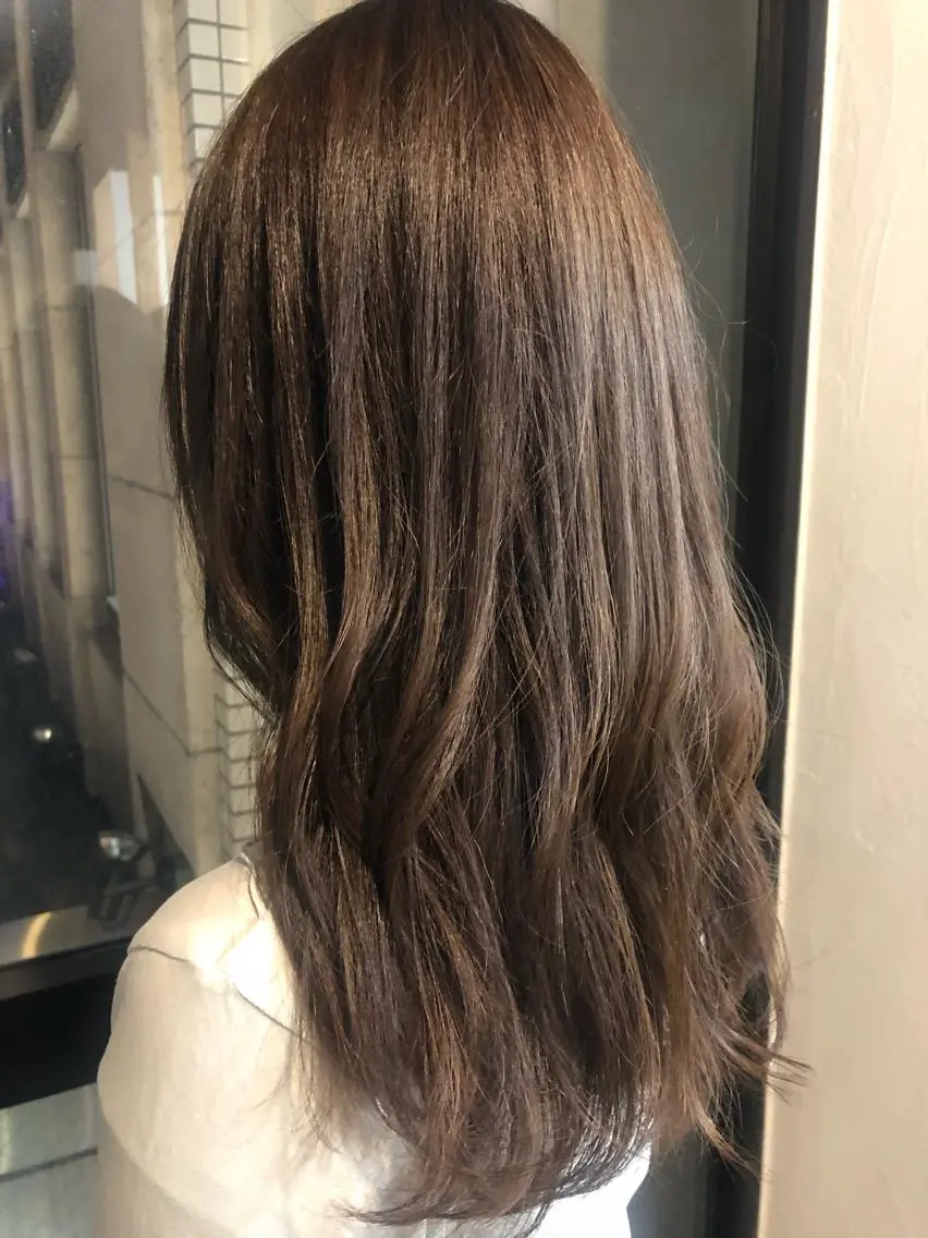 セミロング カラー 髪質改善&ブリーチ 伊勢 祐一郎のヘアスタイル