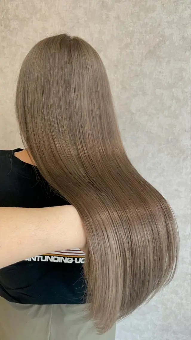 カラー グレージュ ミルクティーグレージュ ヘアカラー バレイヤージュ特化｜ Takuのヘアスタイル