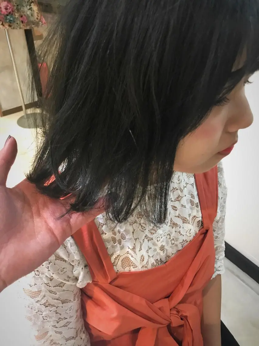 ショート カラー ブルーカラー グレージュ 松村 崇弘のヘアスタイル
