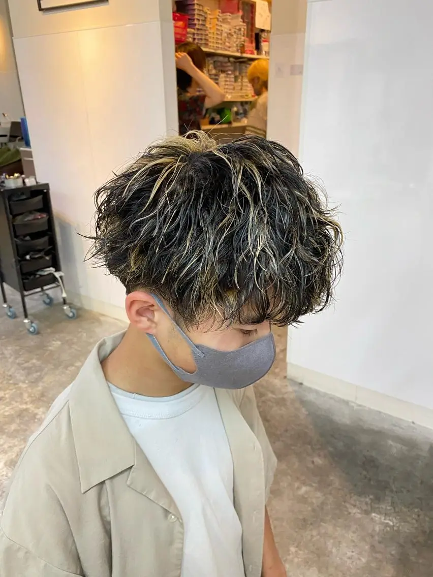 カラー パーマ メンズ メンズメッシュ メッシュ トレンドパーマ‼️ NAOKI💥のヘアスタイル