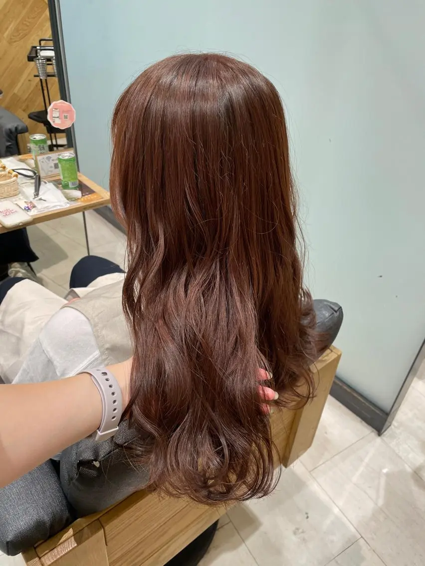 ロング オレンジブラウン コトネ🫧 韓国風レイヤーカットのヘアスタイル