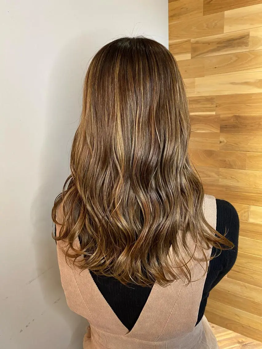 ロング ハイトーンイヤ リングカラー清水隆央のヘアスタイル