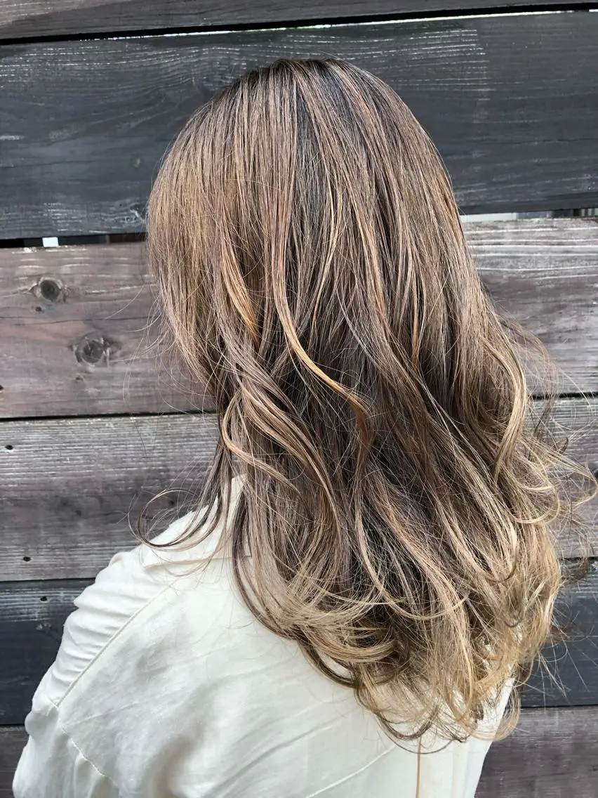 ロング カラー バレイヤージュ レイヤーカット NAKAGAWA YUICHIのヘアスタイル