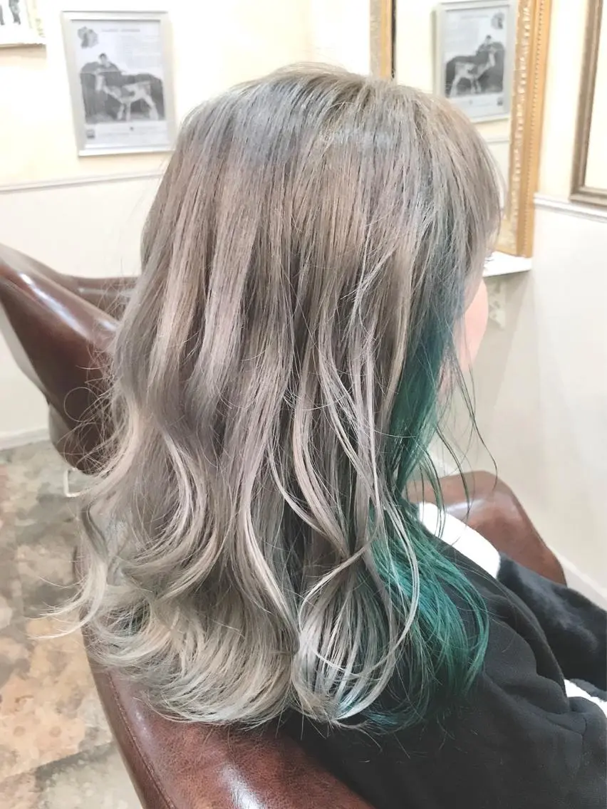 セミロング カラー ヘアカラー 岩谷/ブリーチ 🪽透明感カラーのヘアスタイル