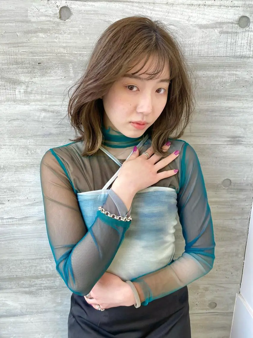 ミディアム Okamura Chisatoのヘアスタイル