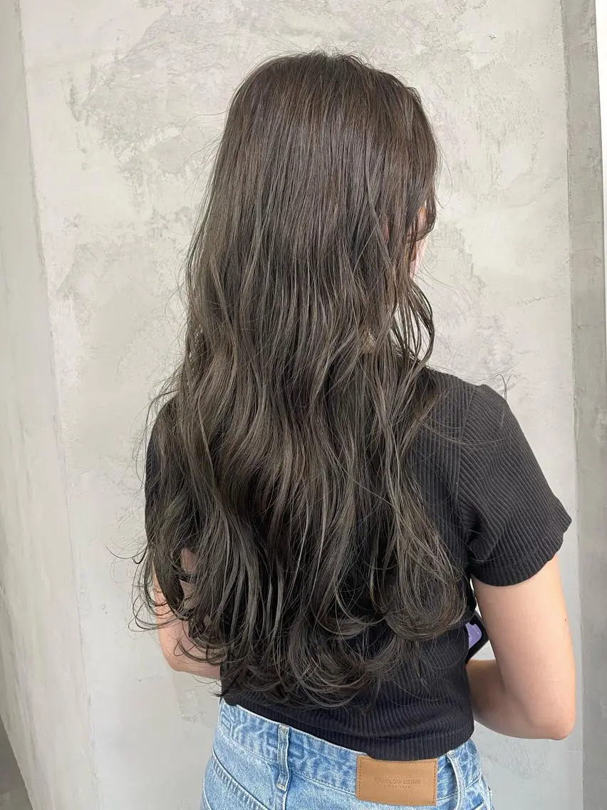 ロング カラー グレージュ オリーブグレージュ オリーブグレー ダブルカラー /まつ毛パーマ🎀のヘアスタイル
