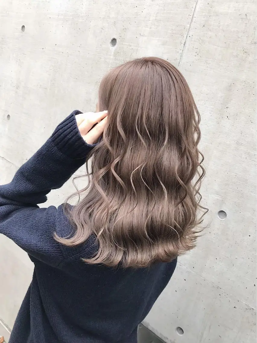 セミロング カラー アッシュ アッシュグレー ベージュカラー 黒髪 ブリーチ カット ヘアカラー トリートメント ヘアセット 💕ブリーチ/ヘアメ 🎀YUUKAのヘアスタイル