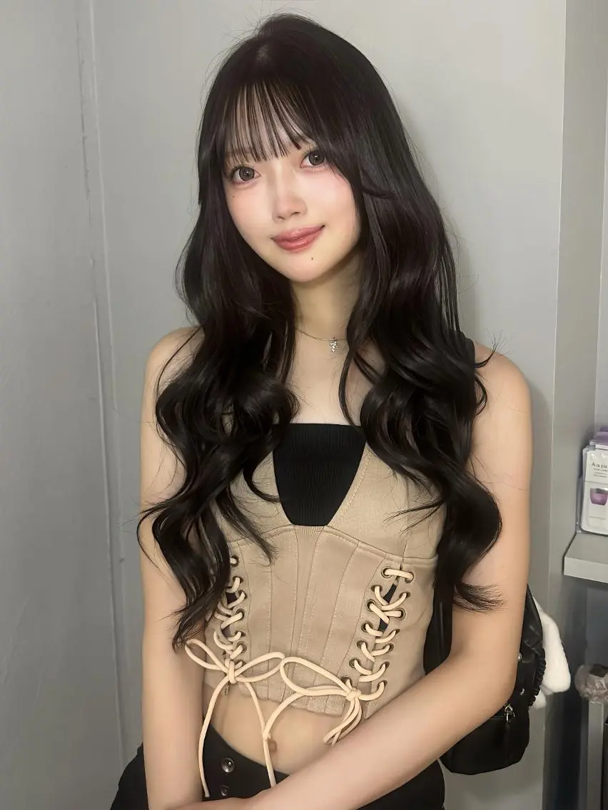 ロング カラー ベージュカラー ブリーチ ブラウンカラー 透明感カラー グレージュ カット ヘアカラー 𝑴𝑶𝑲𝑨渋谷 トレンド韓国ヘア🩷のヘアスタイル