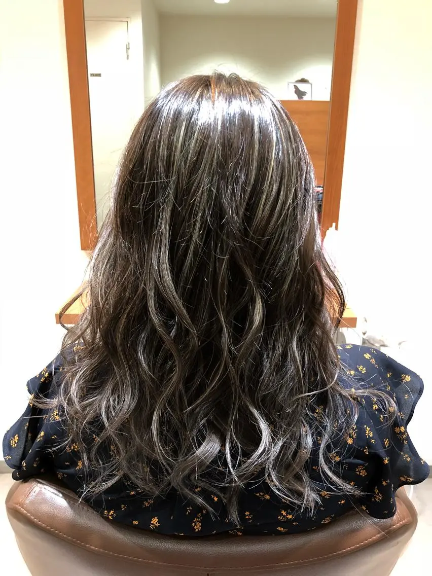 カラー ハイライトカラー ヘアカラー トリートメント 萩原 凌✄のヘアスタイル