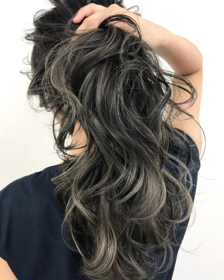 セミロング カラー ヘアアレンジ 【公式】amble luxe池袋東口🩷のヘアスタイル
