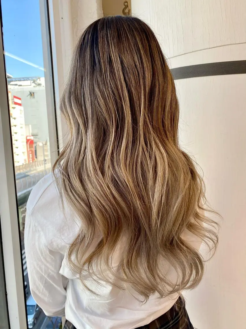 ロング カラー バレイヤージュ ブリーチ ケアブリーチ ダブルカラー ハイライトカラー welring hair salonのヘアスタイル