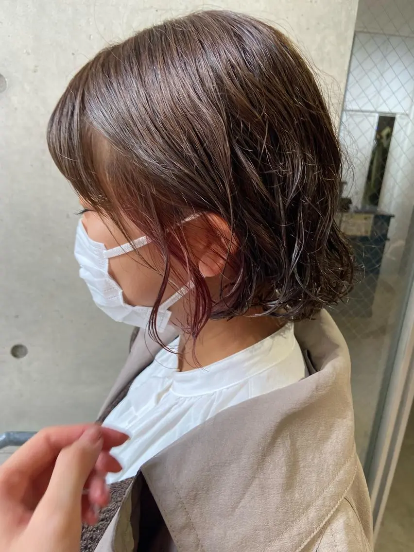 ショート ボブ なつめ🐶ショート ベージュカラーのヘアスタイル