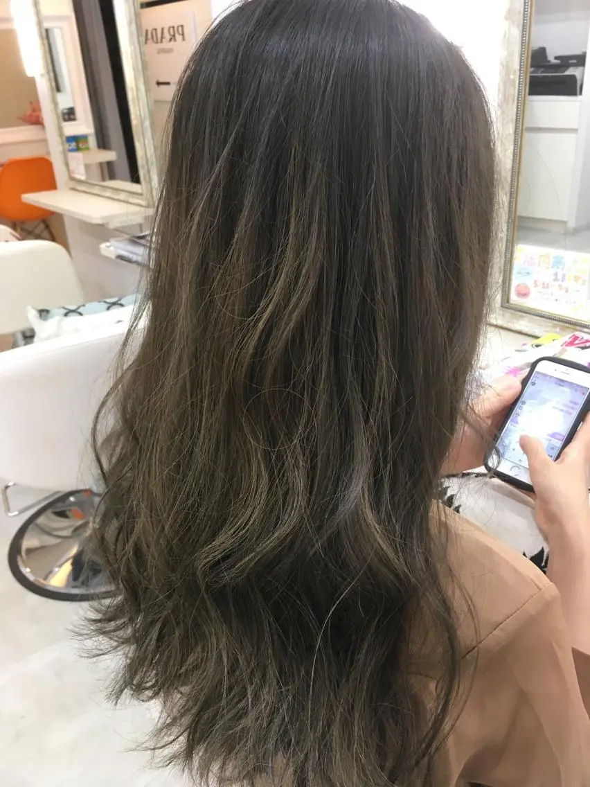 ロング カラー ハイライトカラー ハイライト 髪質改善 中川 翔のヘアスタイル