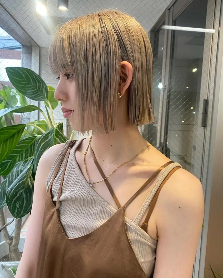 ショート カラー ヘアアレンジ ハイトーンカラー ウルフカット モデル募集中！ミカのヘアスタイル