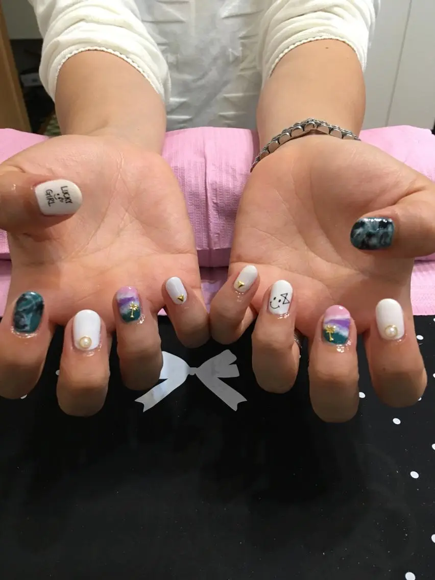ネイル アートネイル ワンカラーネイル ハンドネイル 🌈KANÅKO 🌈のネイルデザイン