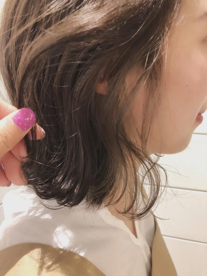 ミディアム カラー イヤリングカラー ヘアカラー トリートメント 🍊新宿南口🍊 ERINAのヘアスタイル