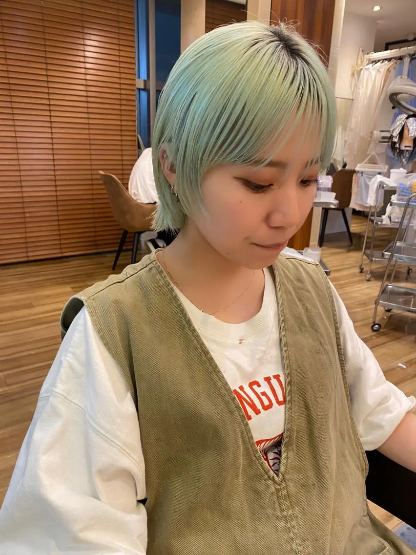 ショート カラー ブリーチ ヘアカラー トリートメント レイヤーカット /透明感/千葉怜寿のヘアスタイル