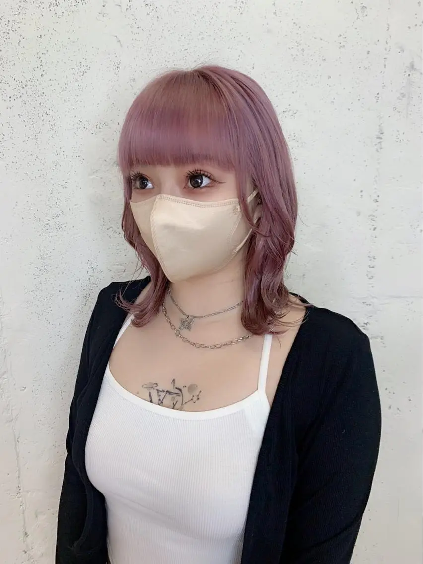 ミディアム カラー 透明感ハイトーン🦄 キラ🌈のヘアスタイル