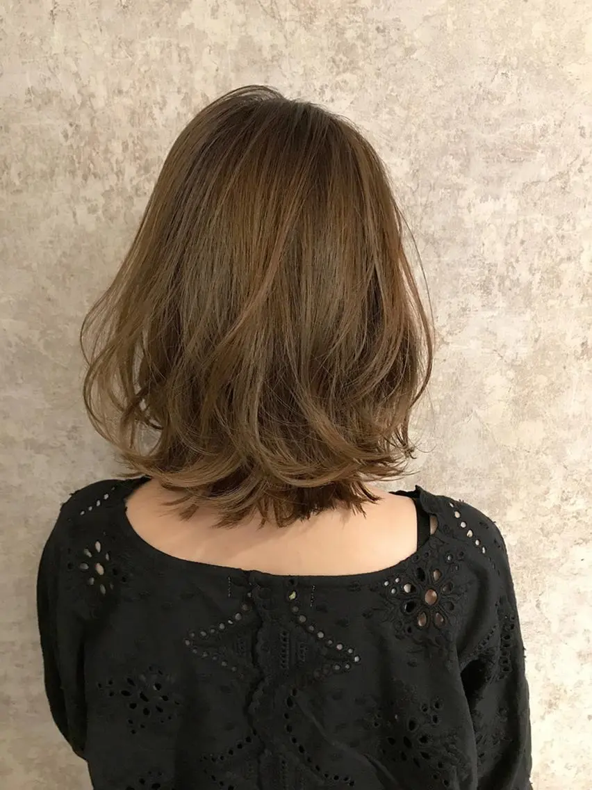 ミディアム ハイトーンブリーチ 土坂 由志【京都】のヘアスタイル