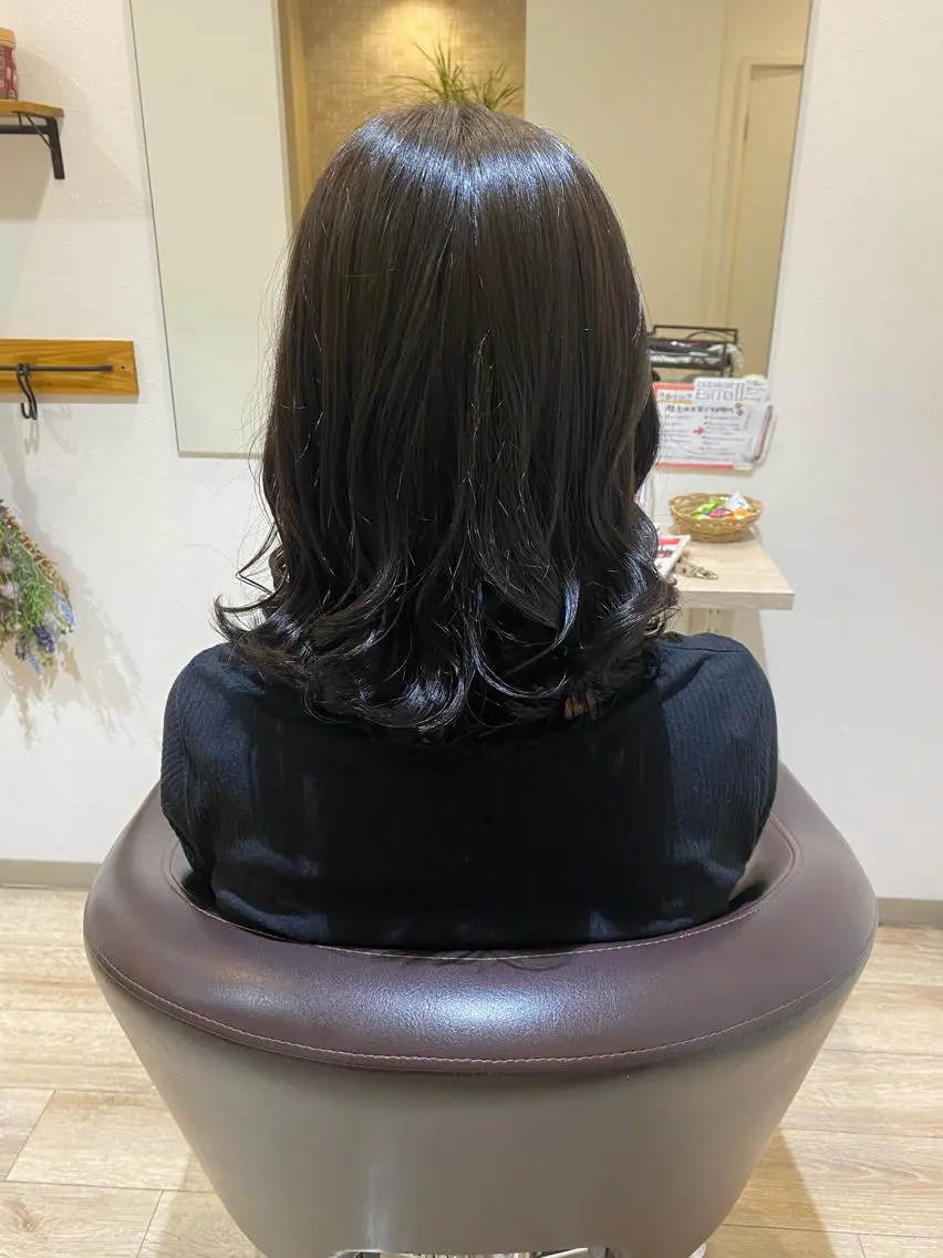 ミディアム カラー 濱田 みくのヘアスタイル