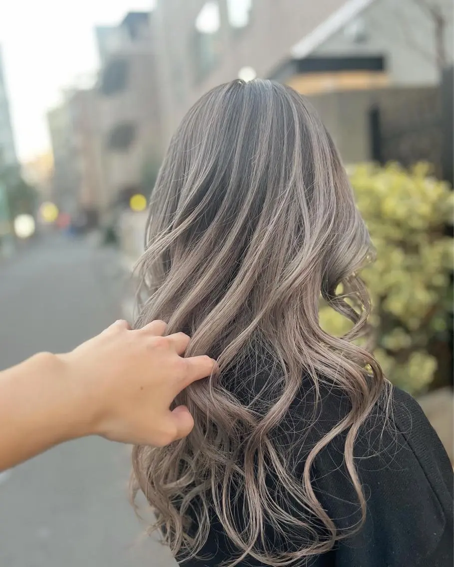 セミロング カラー バレイヤージュ レイヤーカット 指名No.1💥 ユウトのヘアスタイル