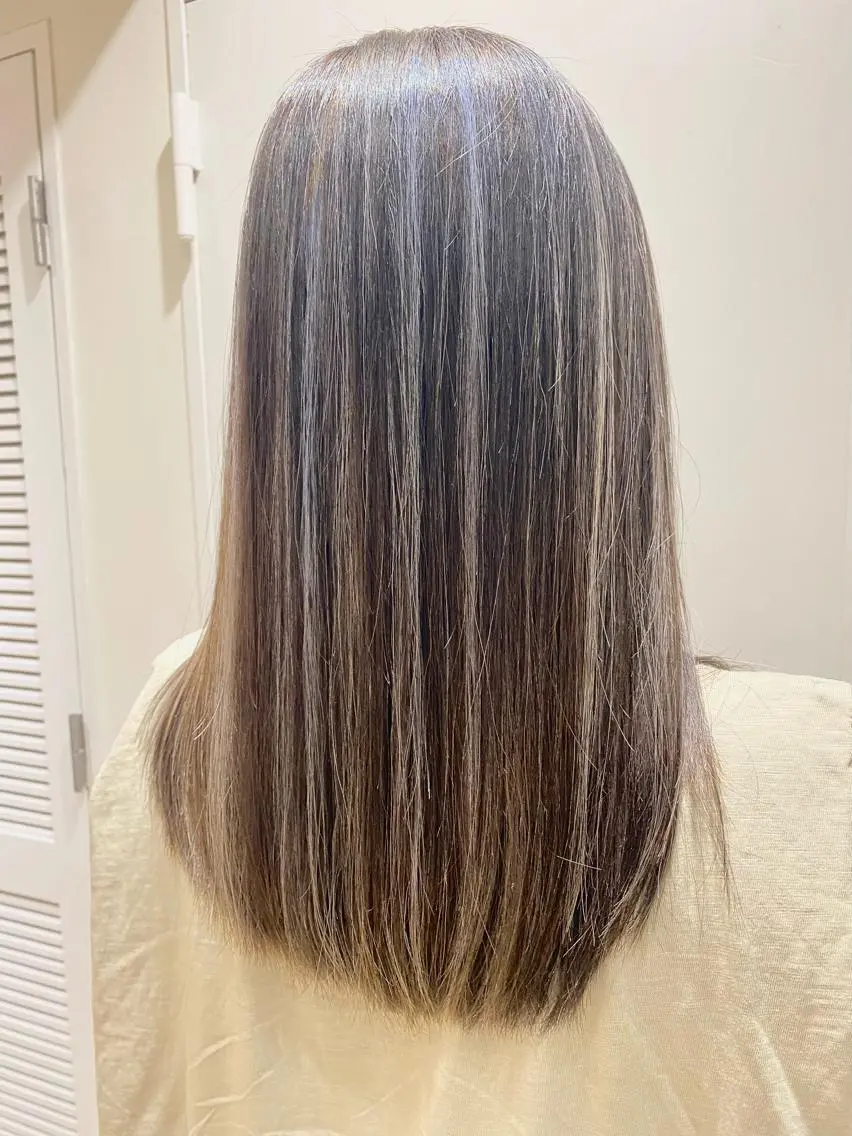 ミディアム カラー ヘアカラー トリートメント kawabe maikoのヘアスタイル