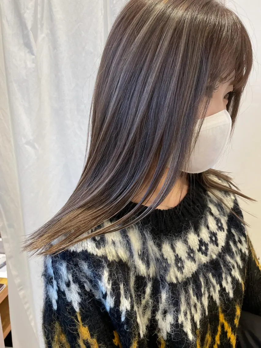 カラー ハイライトカラー 比嘉 千咲のヘアスタイル