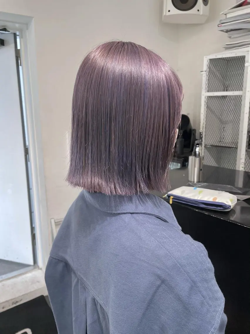 ミディアム カラー ヘアアレンジ ブリーチ グレージュ ラベンダーカラー ラベンダーグレージュ ラベンダーグレー カット ヘアカラー トリートメント 艶ハイトーン/ヘア アレンジAYAKAのヘアスタイル