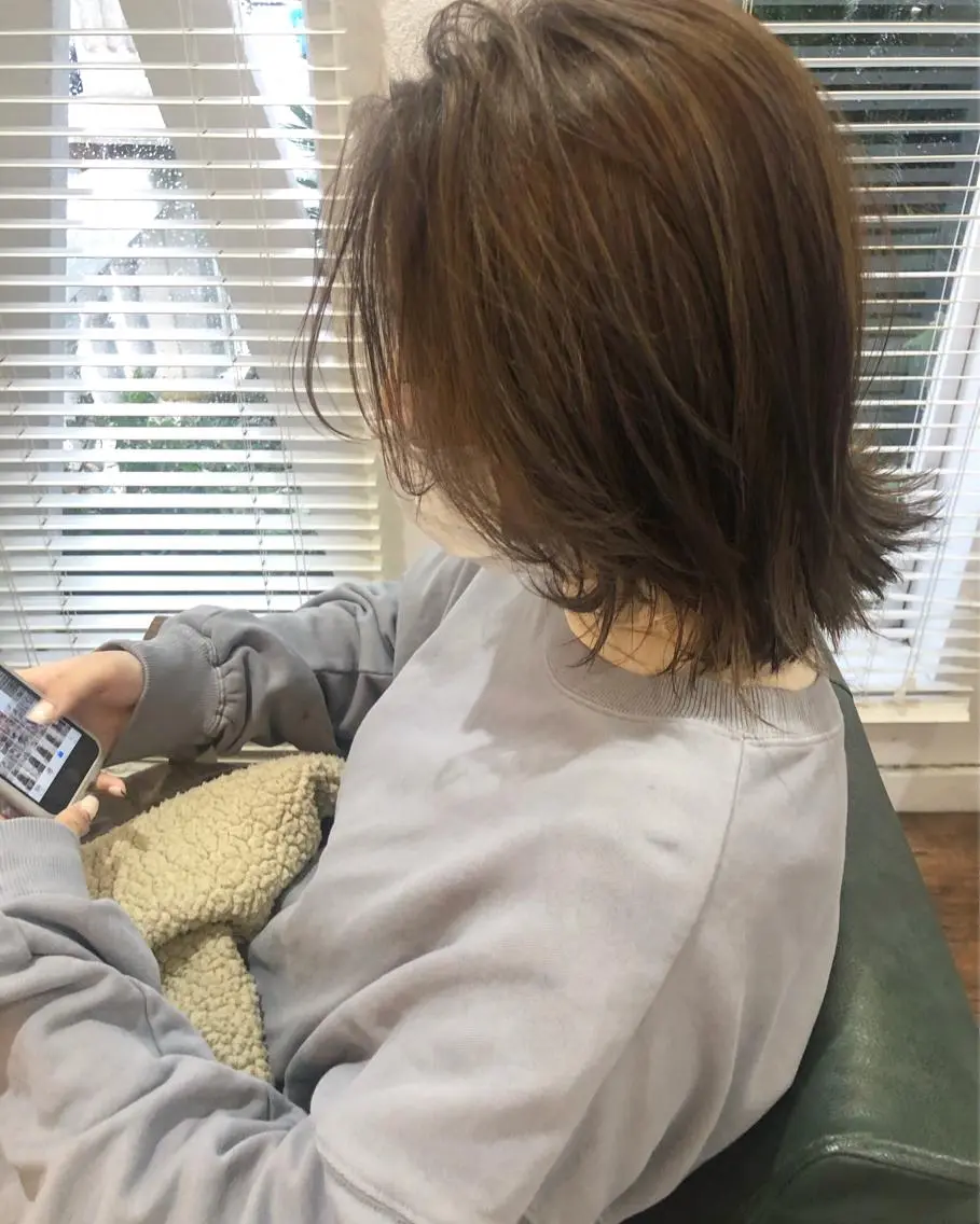 ショート カラー ベージュカラー ハイライトカラー ラベンダーカラー ラベンダーベージュ ハイライト ヘアカラー トリートメント 江原 彩華のヘアスタイル