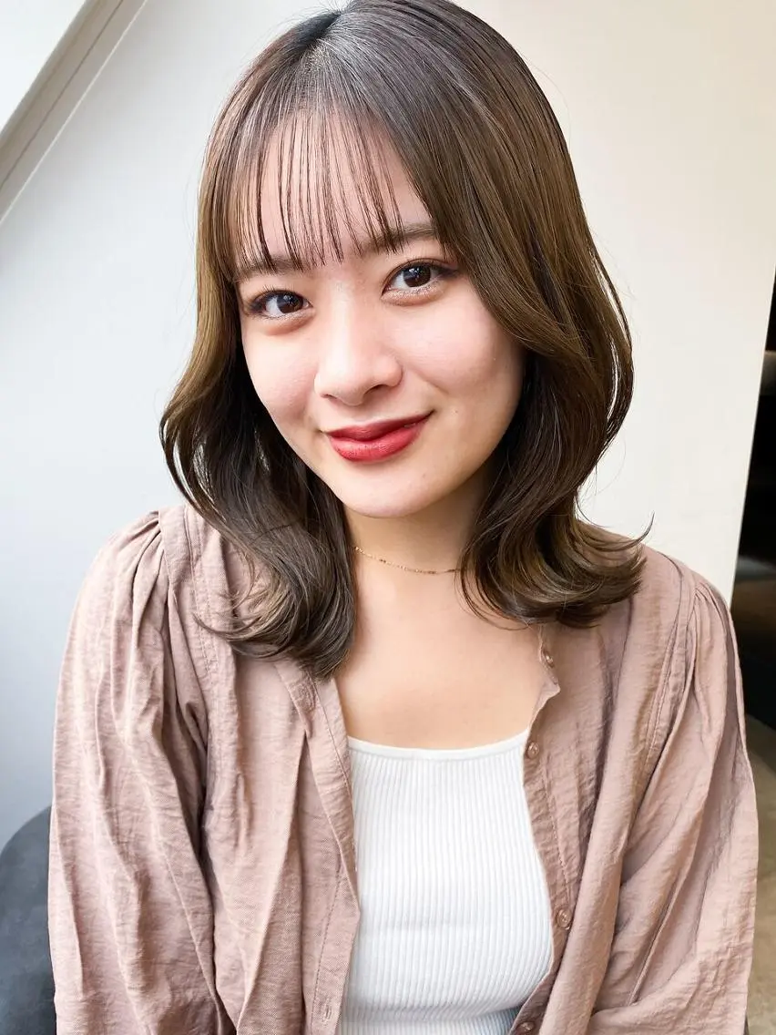 ミディアム カラー ヘアアレンジ 韓国風カラー 韓国風ヘア レイヤーカット シースルーバング 韓国風メンズヘア💫 ツイスパ💫saraのヘアスタイル