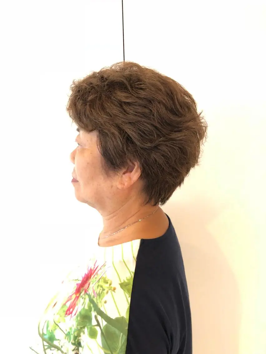 ショート カラー ベージュカラー 小久保 なるみのヘアスタイル