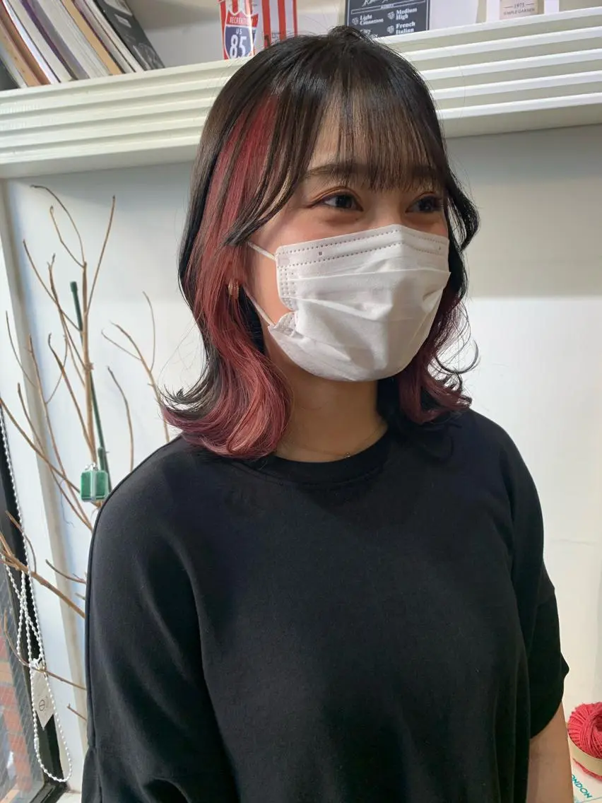 ミディアム カラー ヘアアレンジ ダークグレー ダークグレージュ イヤリングカラー グレージュ ピンクカラー 大宮/山口 竣也のヘアスタイル