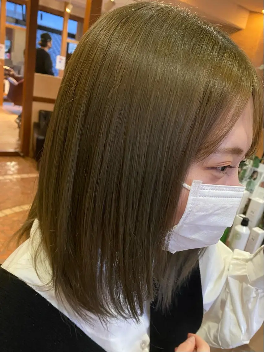 ミディアム カラー ベージュカラー ブリーチ オリーブベージュ カット ヘアカラー トリートメント 🐻千葉 碧和🐻のヘアスタイル
