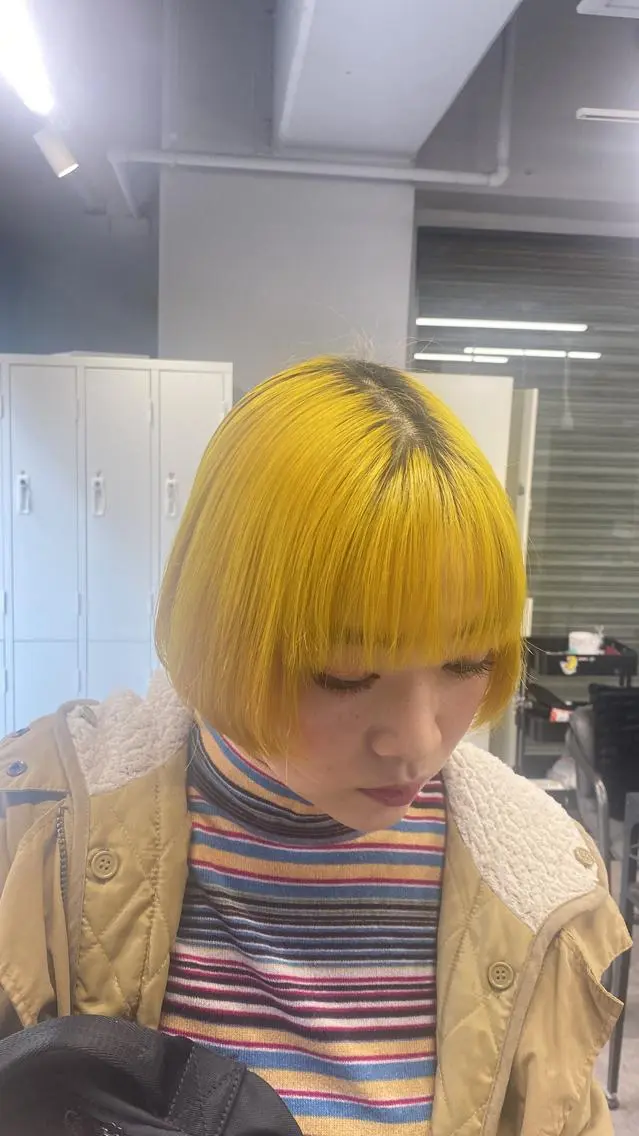 カラー ブリーチ イエローカラー ヘアカラー Seleneコウキ ブリーチ/ハイトーンのヘアスタイル