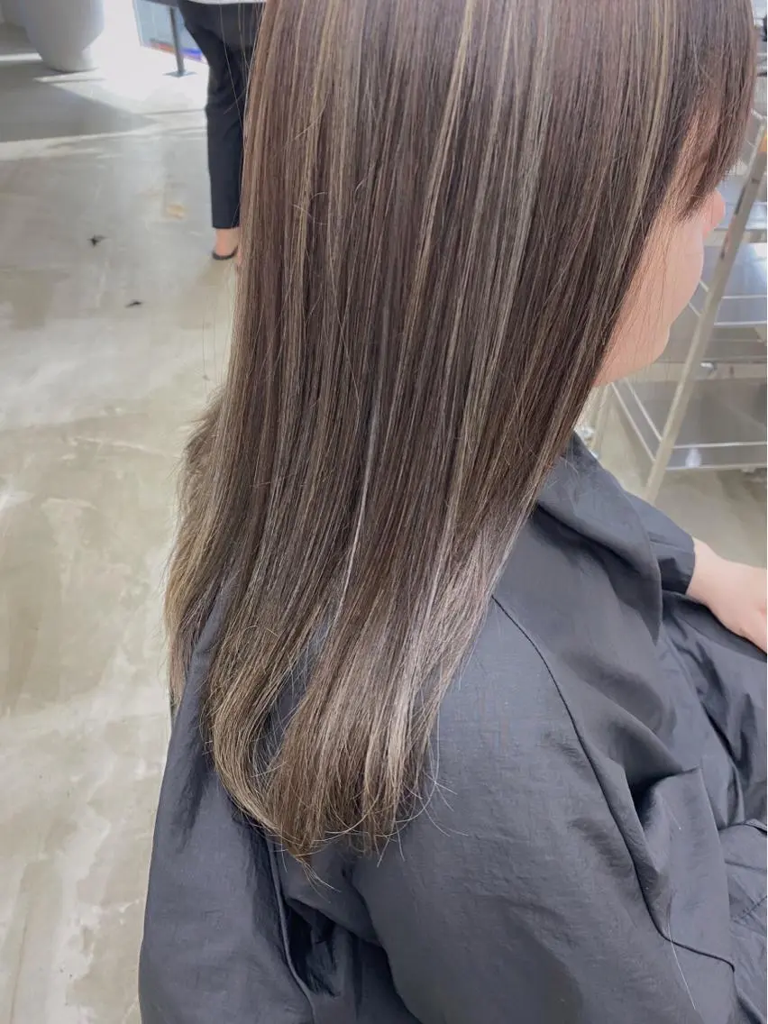 セミロング ハイライト son hair HIROEのヘアスタイル
