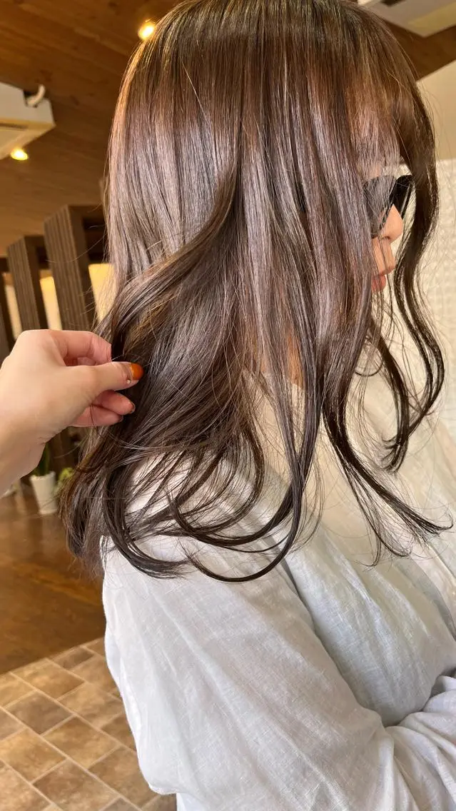 ロング カラー ベージュカラー 中村 友香のヘアスタイル