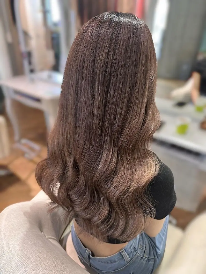 ロング Mirashy 成田のヘアスタイル