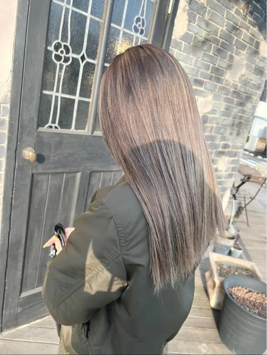 ロング カラー アイブロウ ベージュカラー ホワイトベージュ 🩵小野 えりか🩷のヘアスタイル