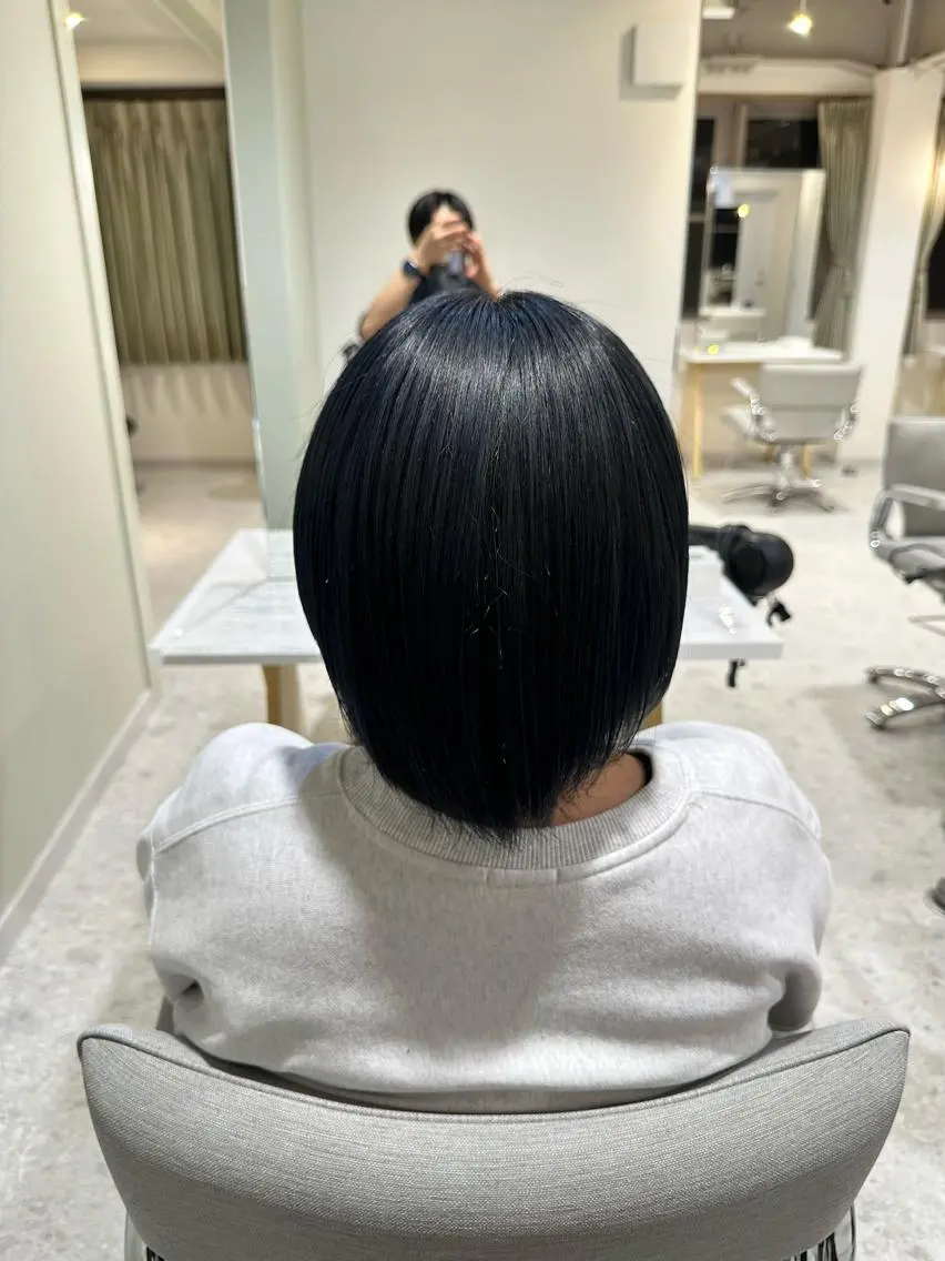 ショート カラー 黒髪 ブルーカラー ブルーブラック 馬渕 拓海のヘアスタイル