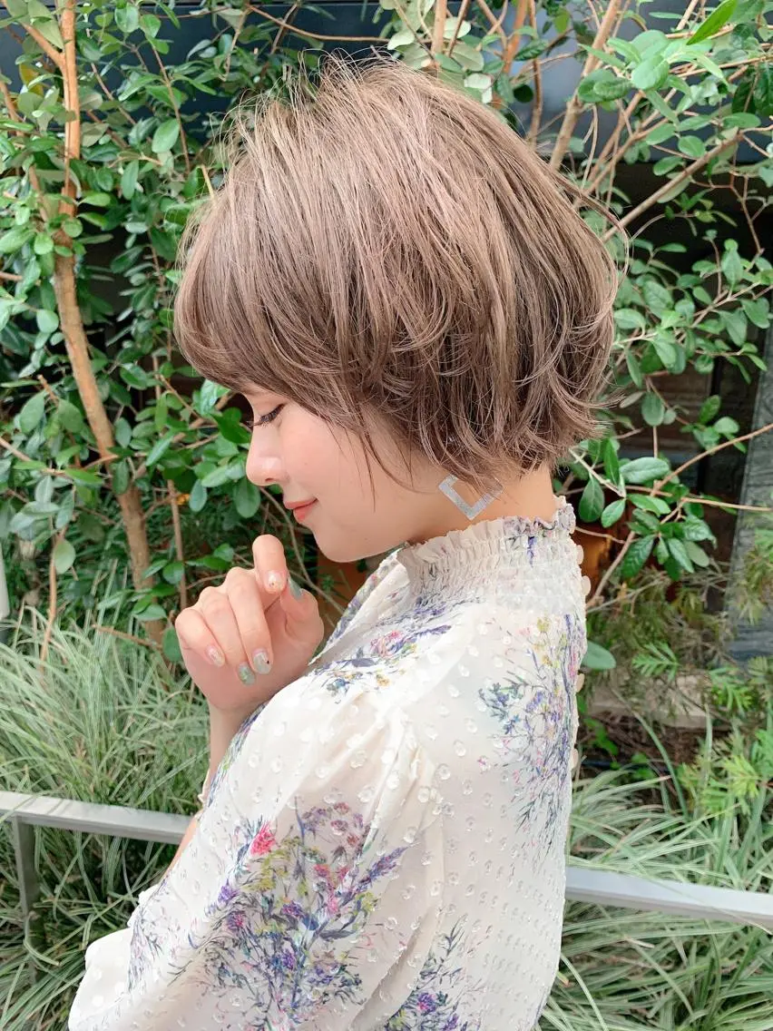 ショート カラー ベージュカラー ミルクティーベージュ 大人かわいい💍🤍 ボブ/ショートボブのヘアスタイル