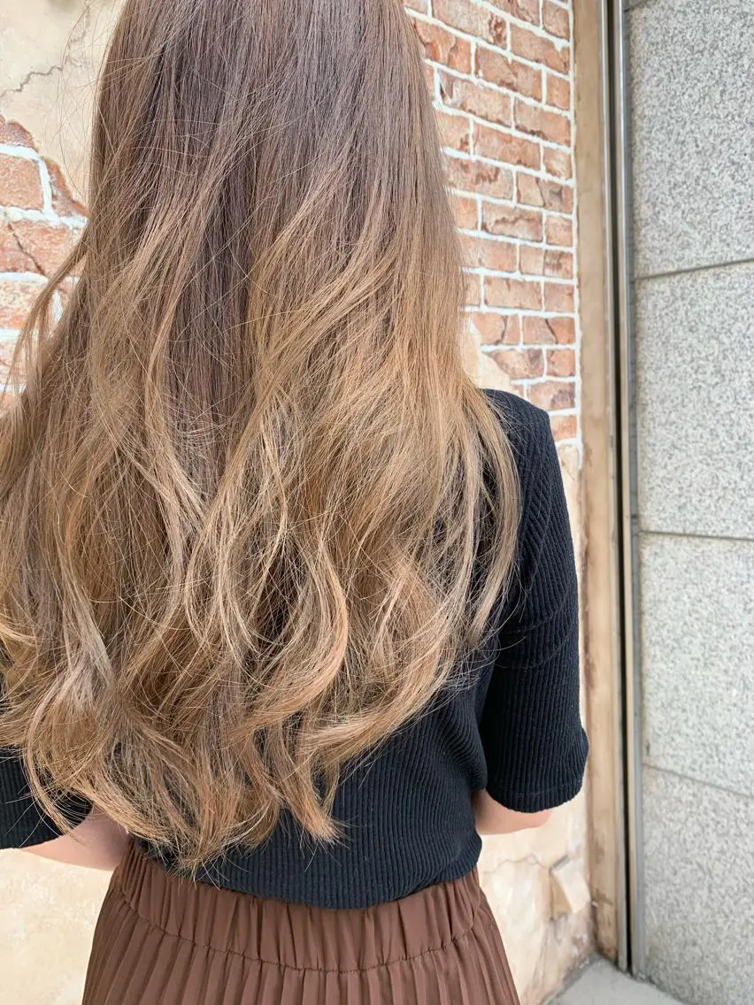 ロング カラー 艶カラー/ Nanamiのヘアスタイル