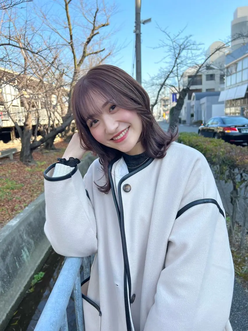 ミディアム ioe 岡本のヘアスタイル