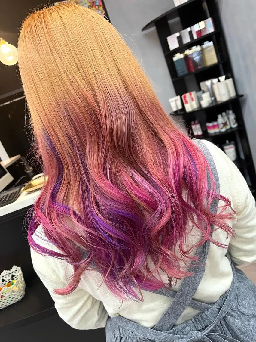 セミロング カラー グラデーションカラー ユニコーンカラー カット ヘアカラー 🎀♥️推しカラー tomoka💜🍭のヘアスタイル
